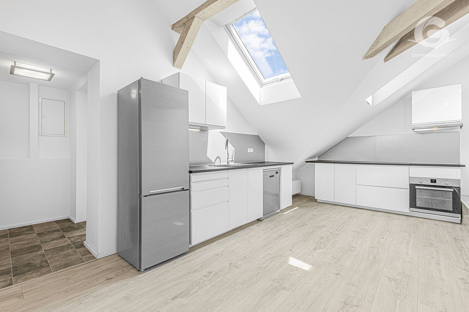 Pronájem bytu 3+kk 85 m²