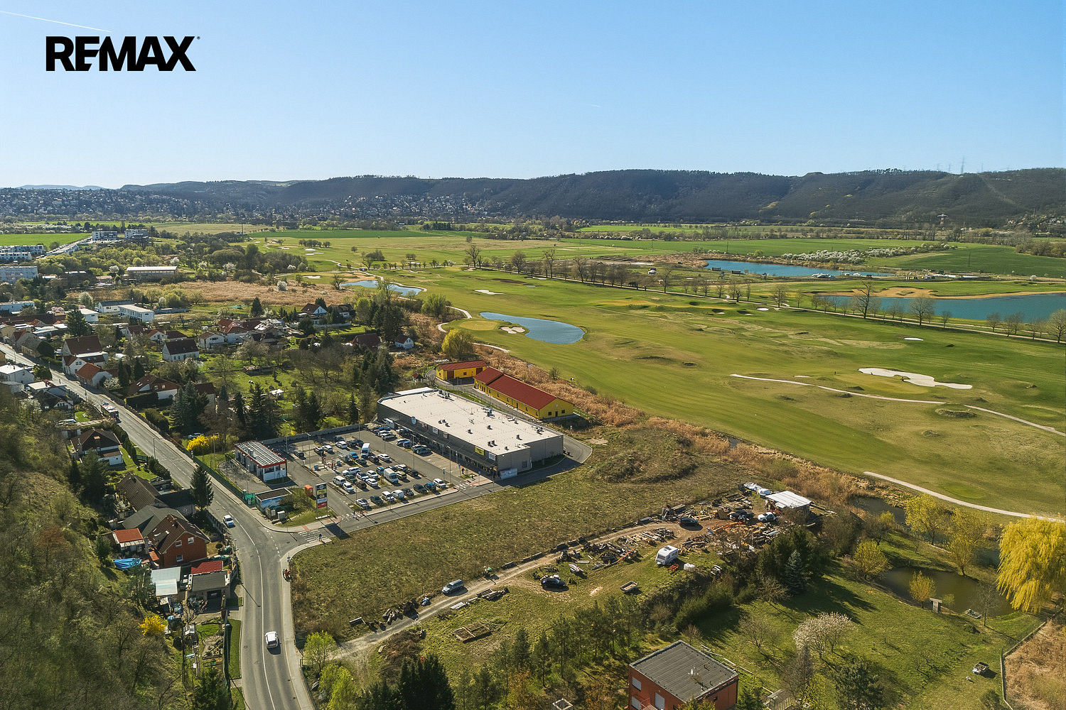 Prodej stavebního pozemku 5 949 m² – další