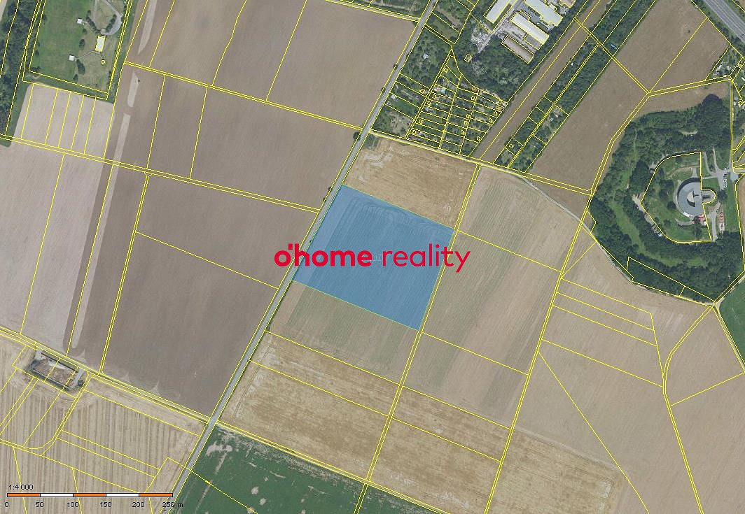 Prodej pole 31 871 m²