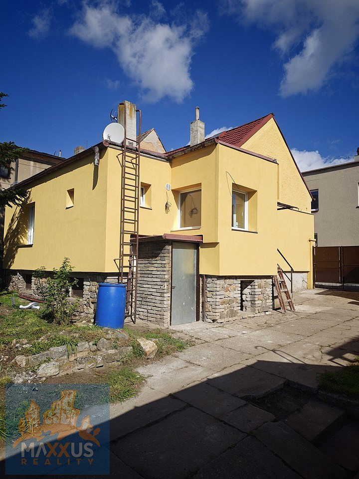 Pronájem domu 68 m² s pozemkem 1 300 m²