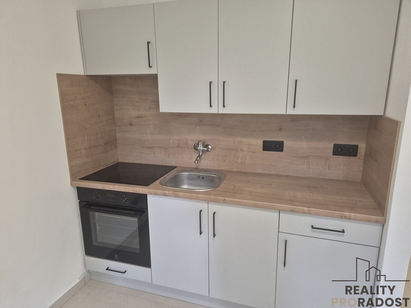 Pronájem bytu 1+1 33 m²