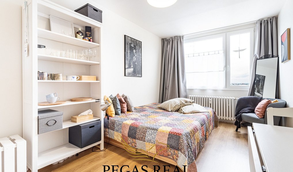 Prodej bytu 1+kk 23 m², Praha – náhled fotky 2