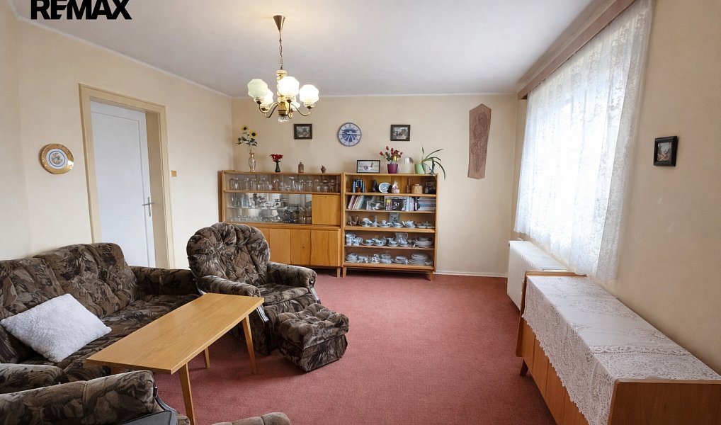 Prodej domu 160 m² s pozemkem 286 m², Hrob – náhled fotky 10