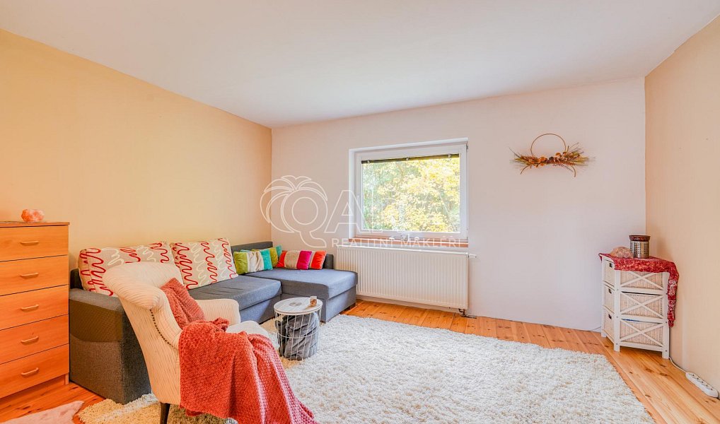 Prodej domu 245 m² s pozemkem 641 m², Jinín – náhled fotky 10