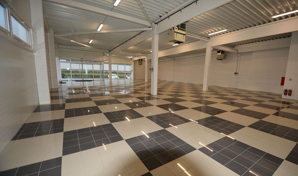 Pronájem obchodních prostor 698 m², Litoměřice – náhled fotky 3