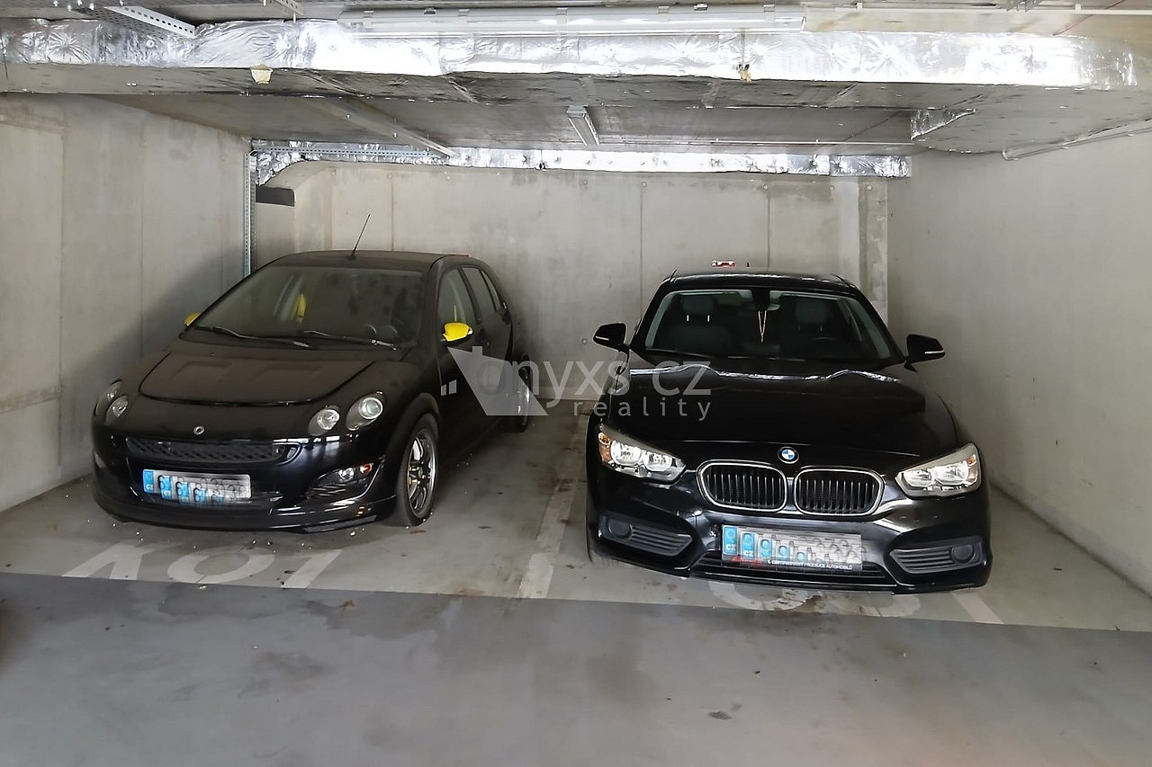 Prodej garážového stání 15 m², ulice Novovysočanská (Krejcárek) Praha 9, Libeň – pohled 3