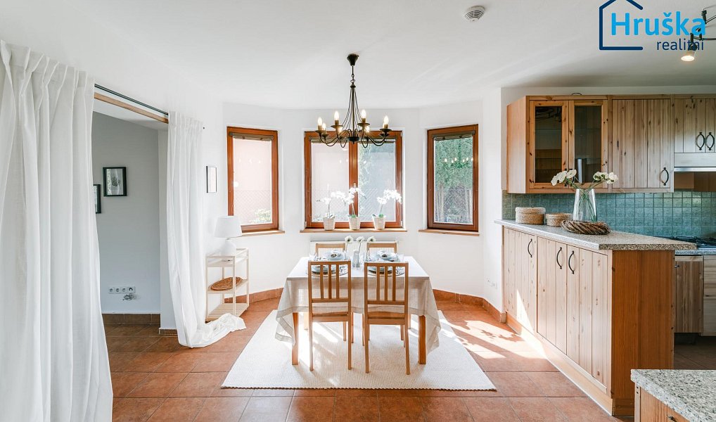 Prodej domu 196 m² s pozemkem 650 m², Baška – náhled fotky 6