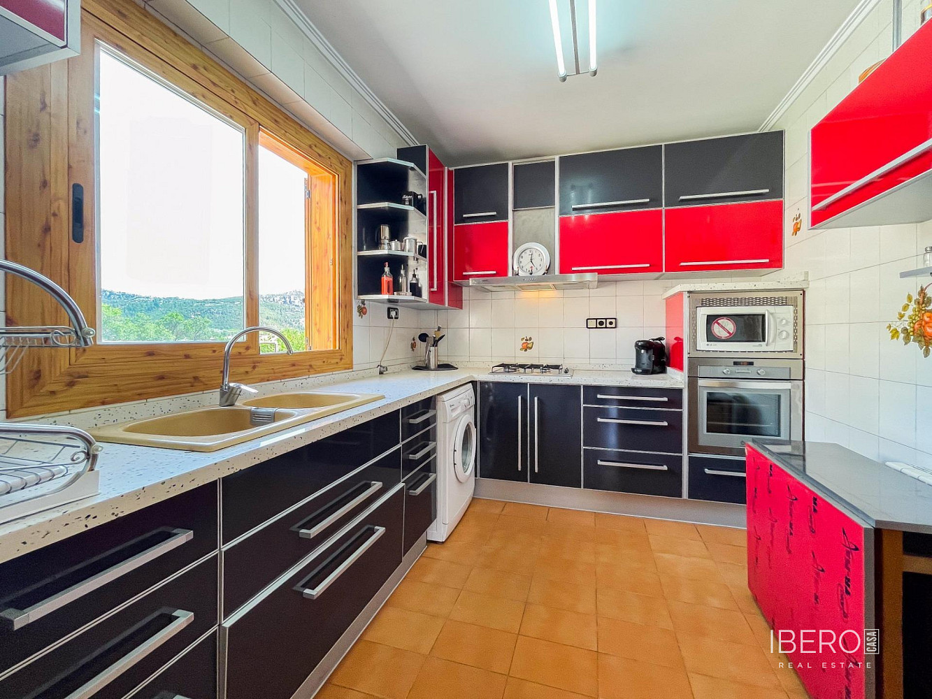 Prodej domu 350 m² s pozemkem 354 m²