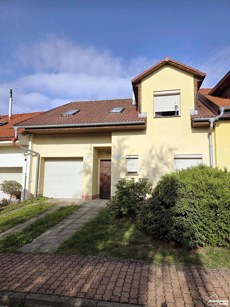 Pronájem domu 160 m² s pozemkem 180 m²