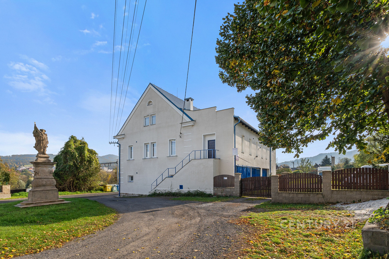 Prodej komerčního objektu (jiného typu) 900 m²