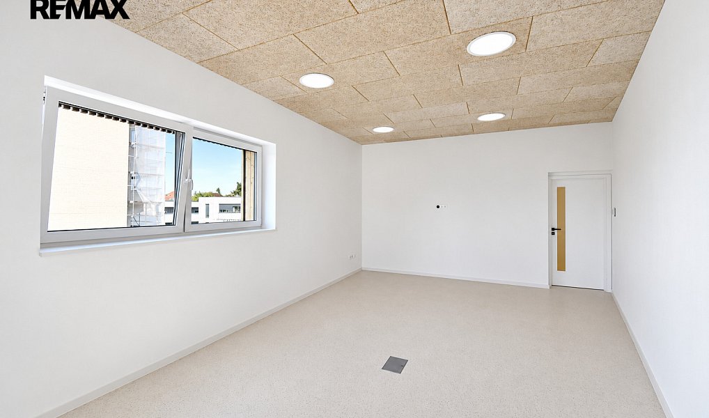 Pronájem kanceláře 110 m², Hradec Králové – náhled fotky 5