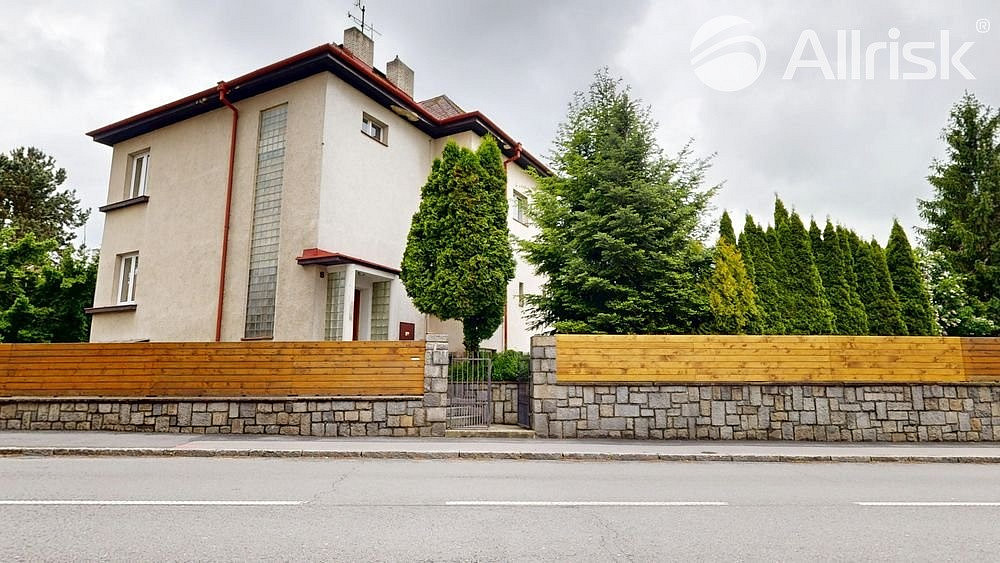 Prodej domu 270 m² s pozemkem 870 m²