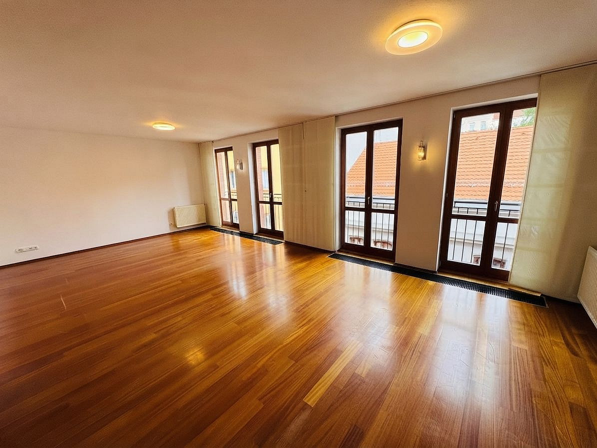 Pronájem bytu 5+kk 191 m²