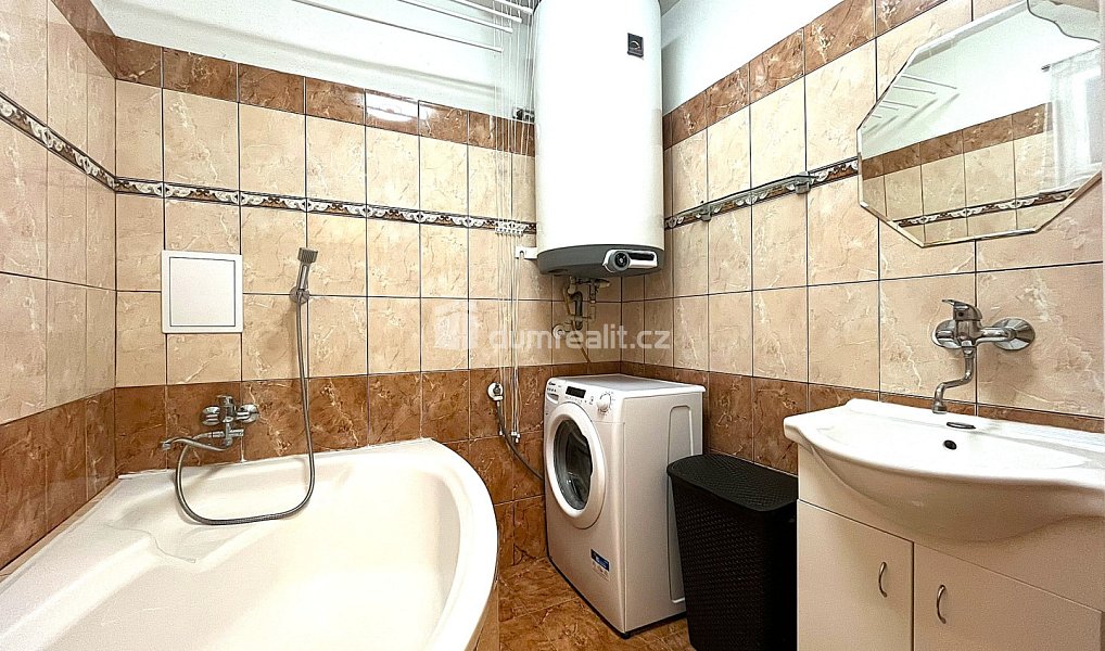 Prodej bytu 2+1 64 m², Cheb – náhled fotky 8