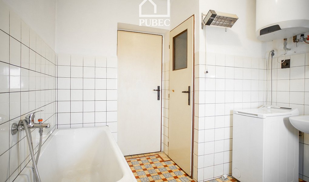 Prodej domu 275 m² s pozemkem 4 515 m², Jarov – náhled fotky 21