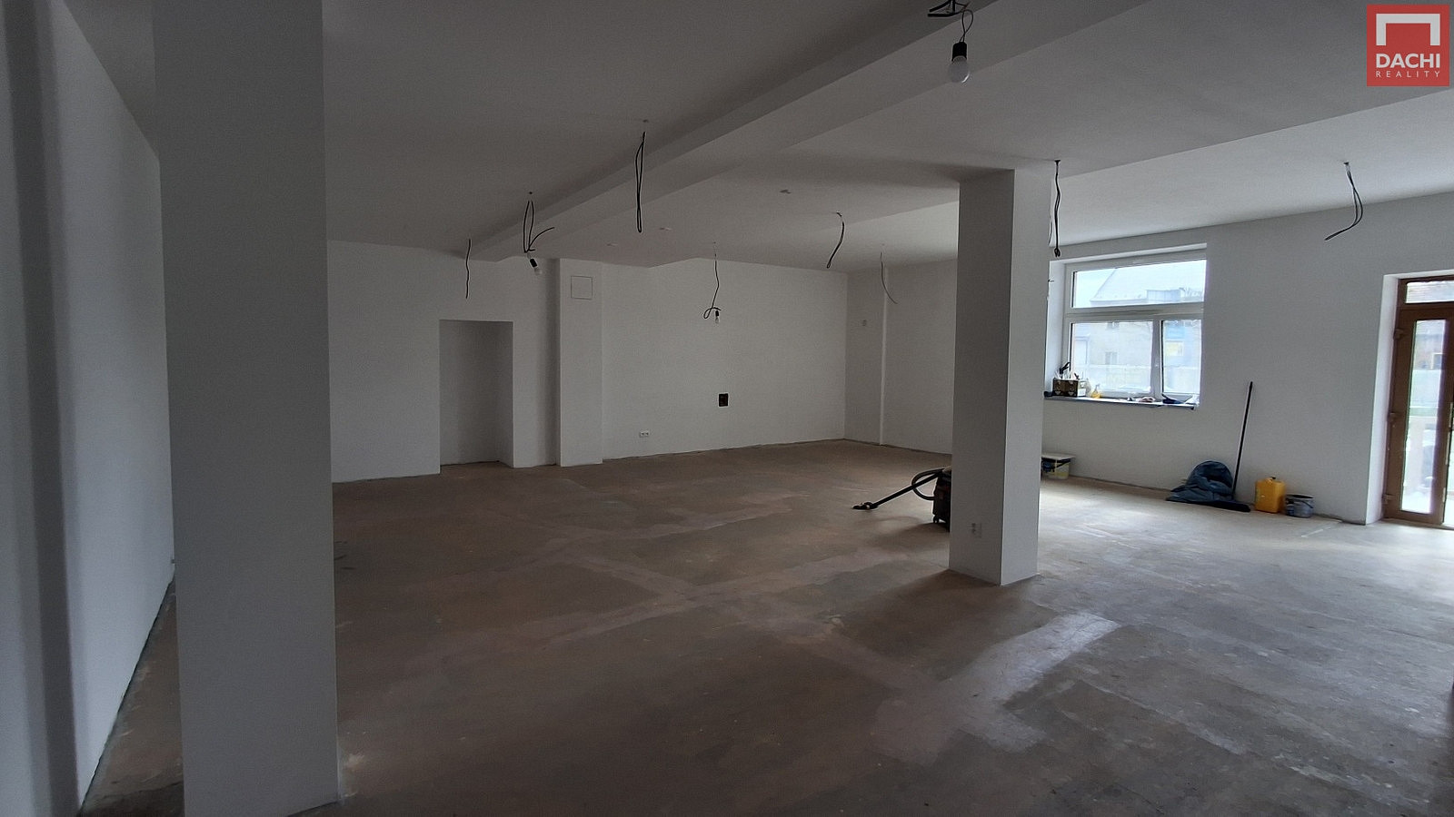 Pronájem obchodních prostor 85 m²