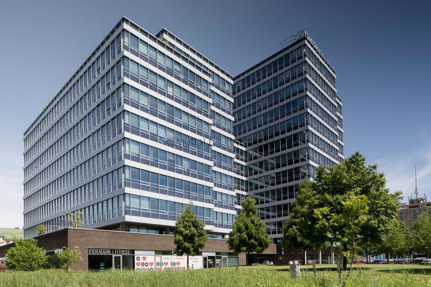 Pronájem kanceláře 500 m²