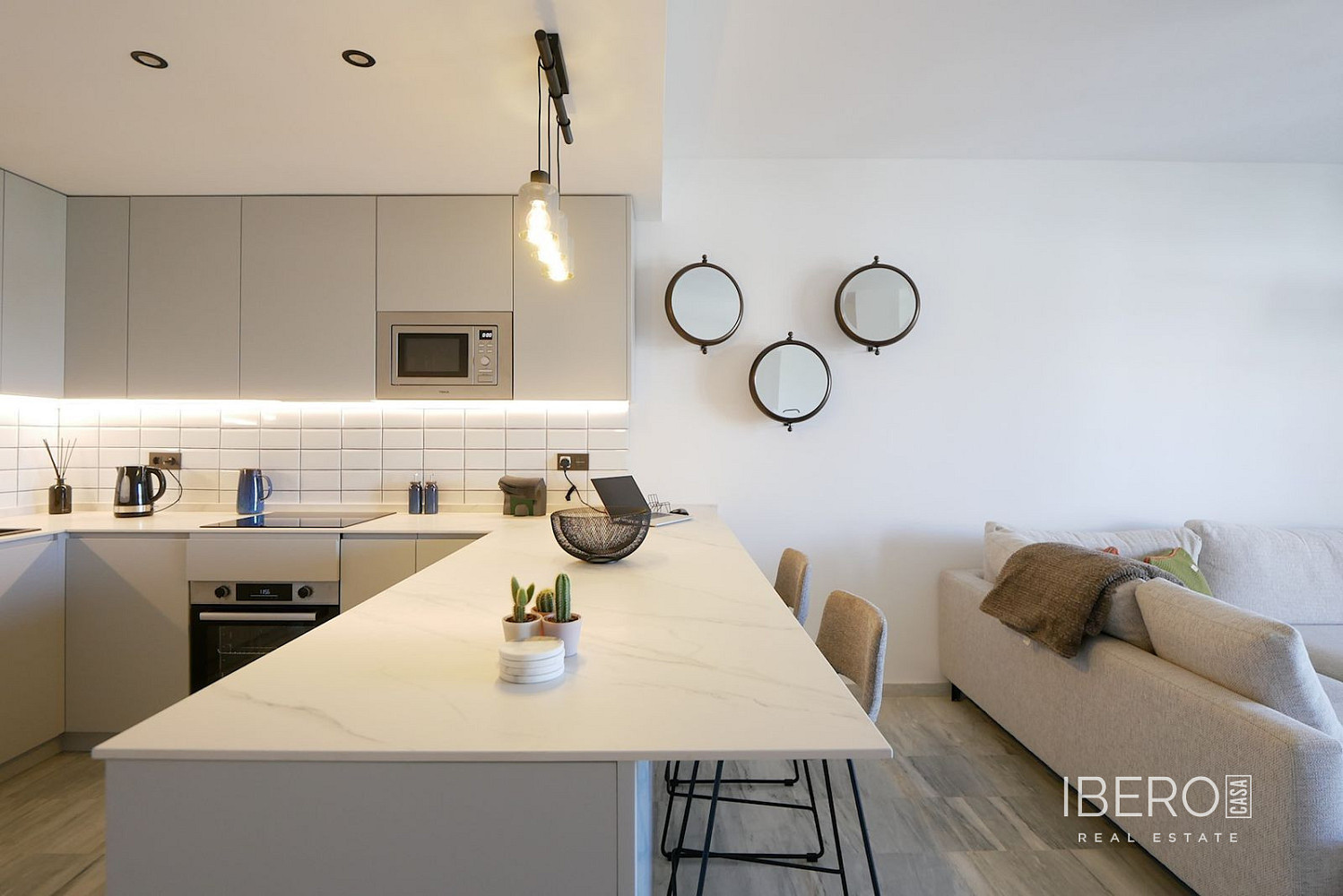 Piso 4+kk – Marbella, Urbanización Marbesa
