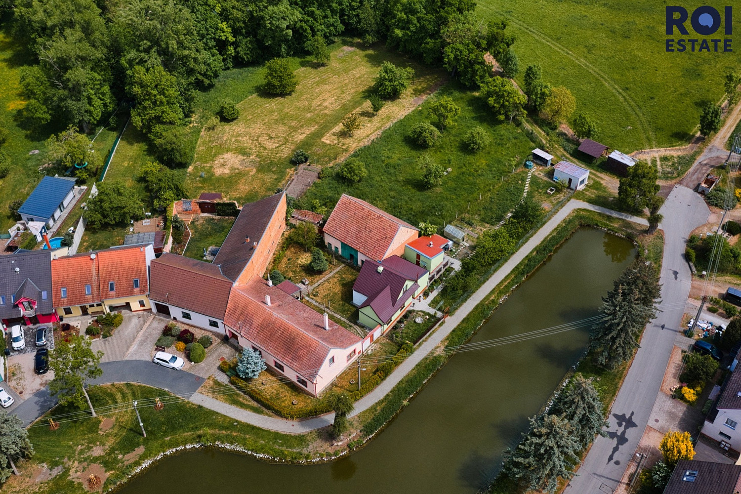 Prodej stavebního pozemku 2 254 m² – fotografie 2