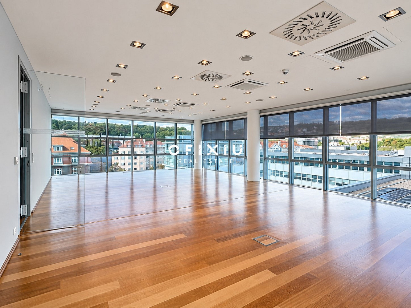Pronájem kanceláře 1 500 m² – fotografie 2