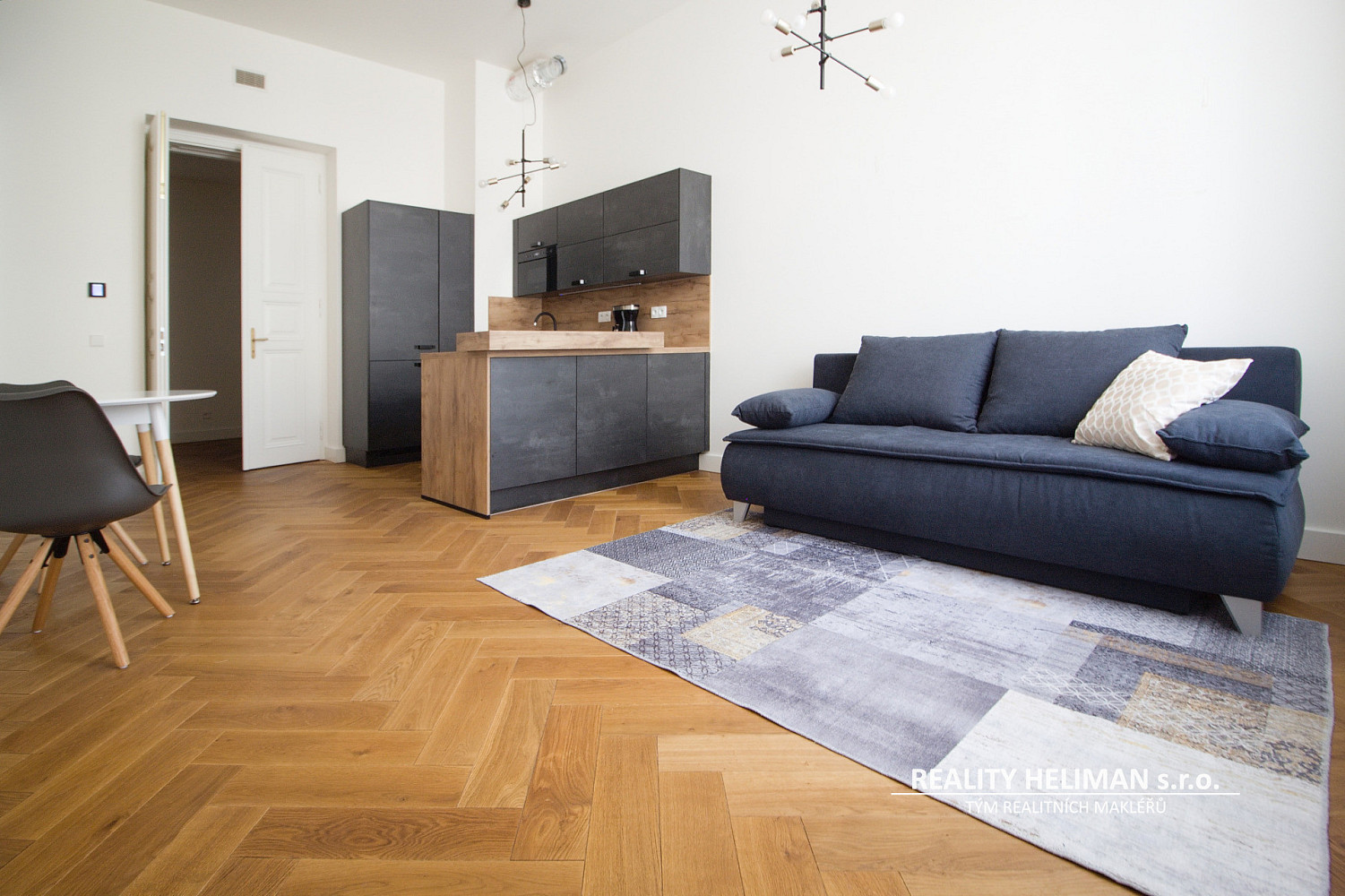 Pronájem bytu 2+kk 72 m² – fotografie 2