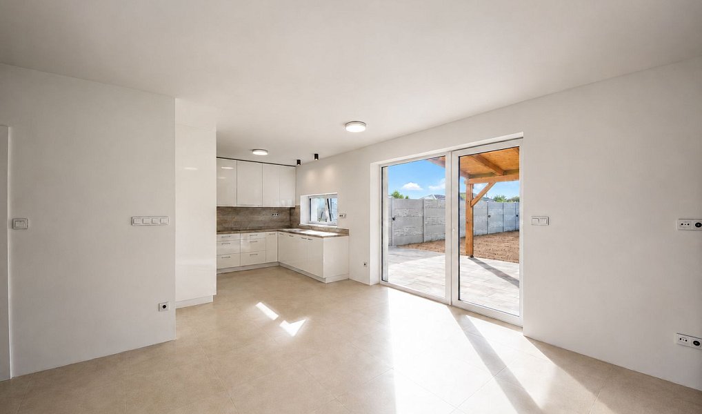 Pronájem domu 90 m² s pozemkem 500 m², Hevlín – náhled fotky 4