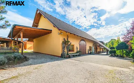 Prodej domu 304 m² s pozemkem 3 163 m², Klatovy - Sobětice