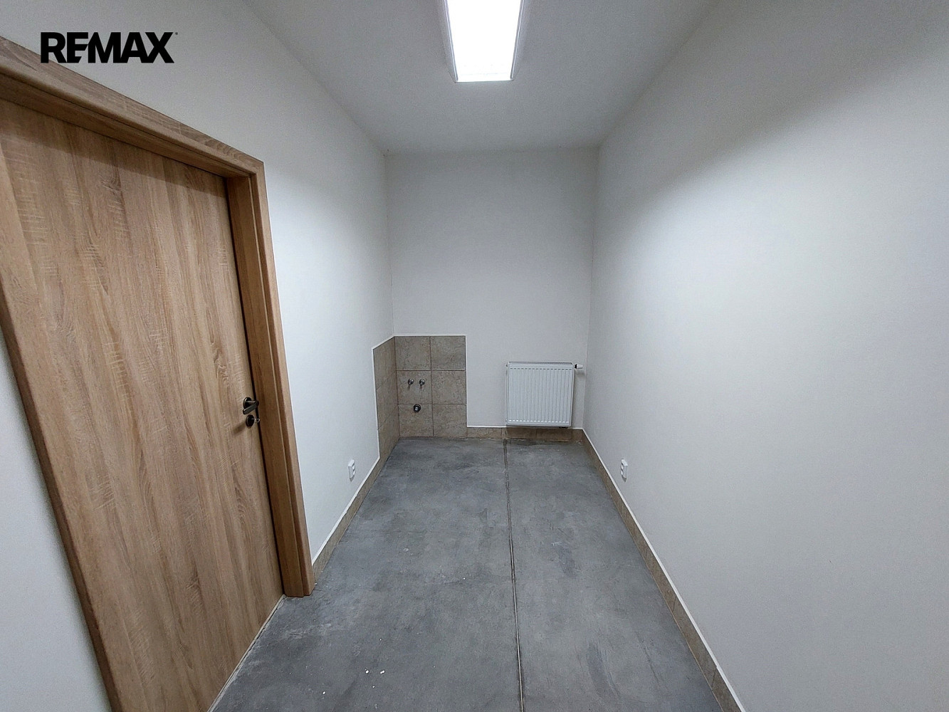 Pronájem obchodních prostor 200 m² — photo 4