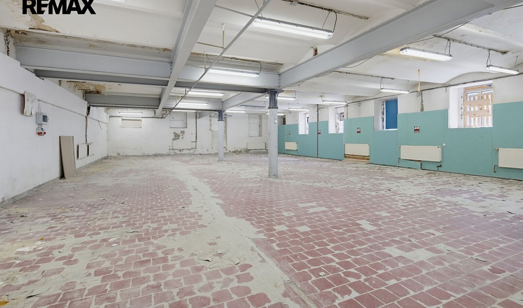 Prodej výrobních prostor 2 350 m², Aš – náhled fotky 58