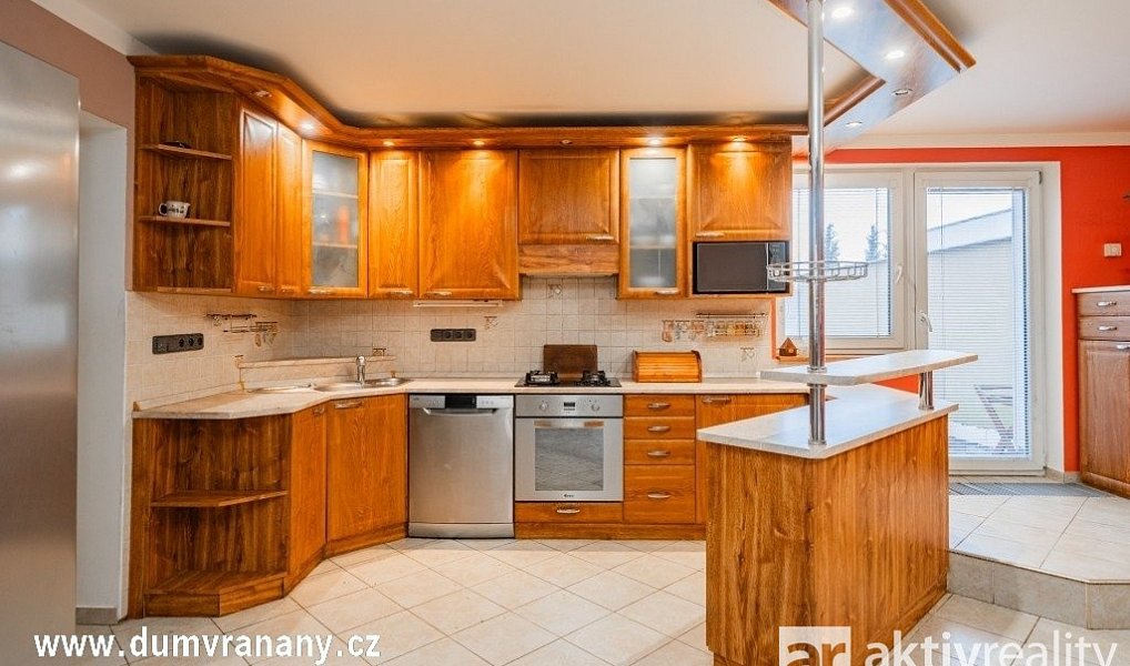 Prodej domu 283 m² s pozemkem 1 152 m², Vraňany – náhled fotky 8