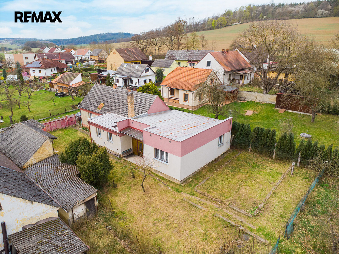Prodej domu 146 m² s pozemkem 976 m² – fotografie 2