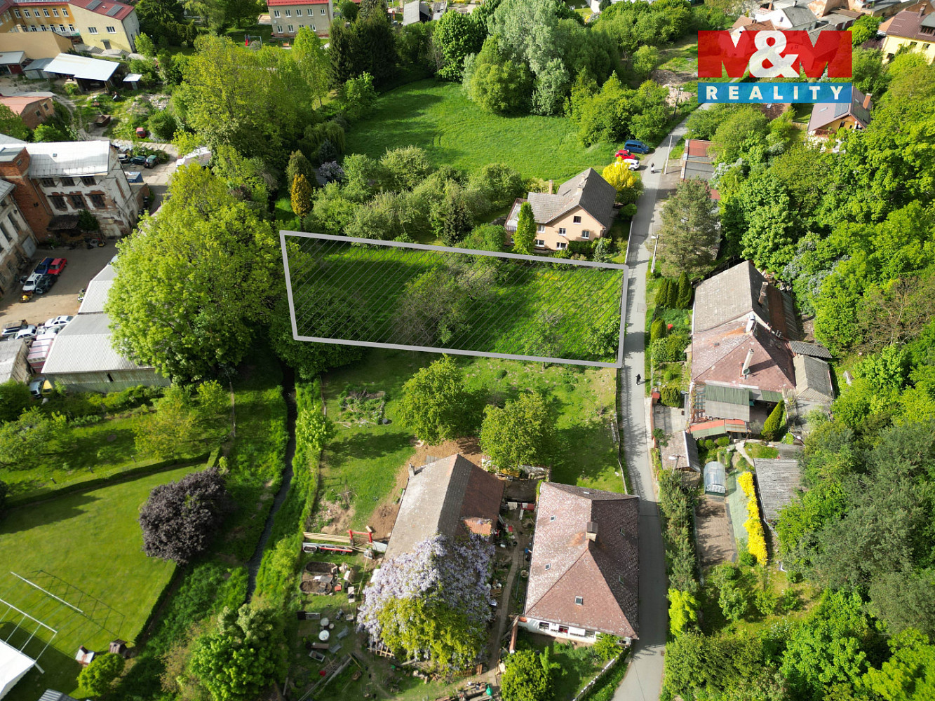 Prodej stavebního pozemku 1 095 m² – fotografie 2