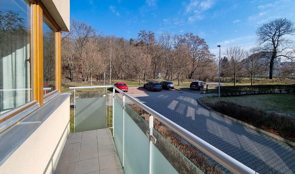 Pronájem bytu 2+kk 74 m², Praha – náhled fotky 2