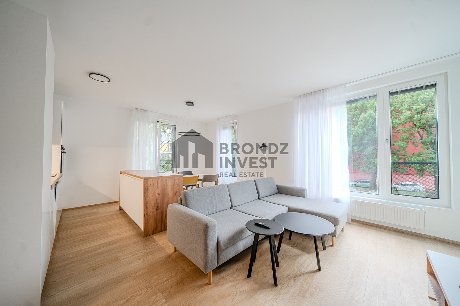 Pronájem bytu 3+kk 82 m² — photo 2