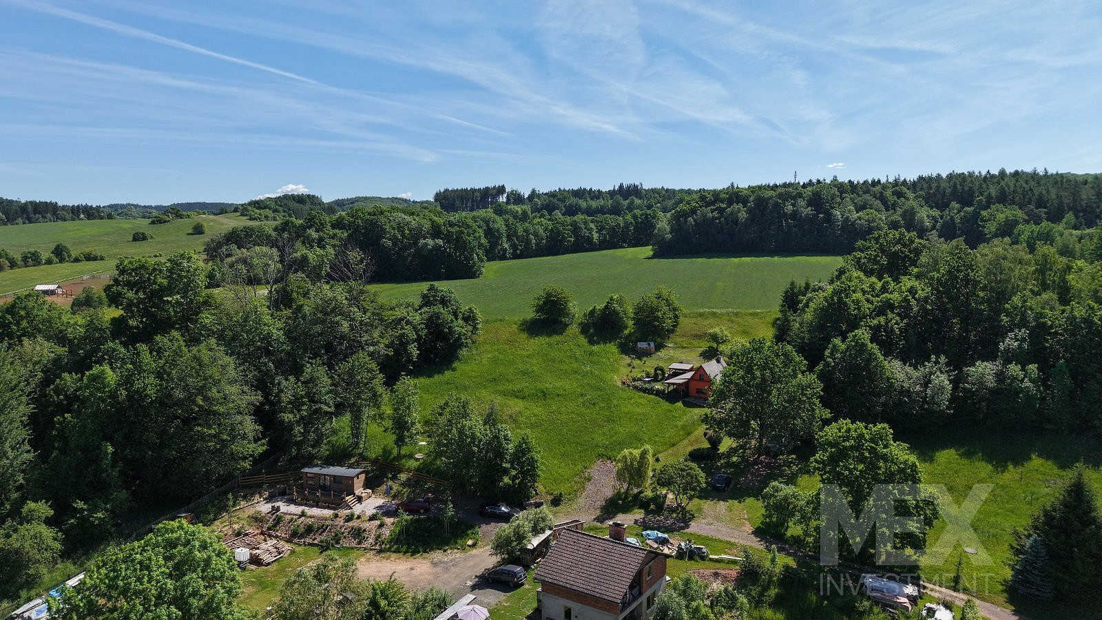 Prodej stavebního pozemku 2 205 m² – fotografie 3
