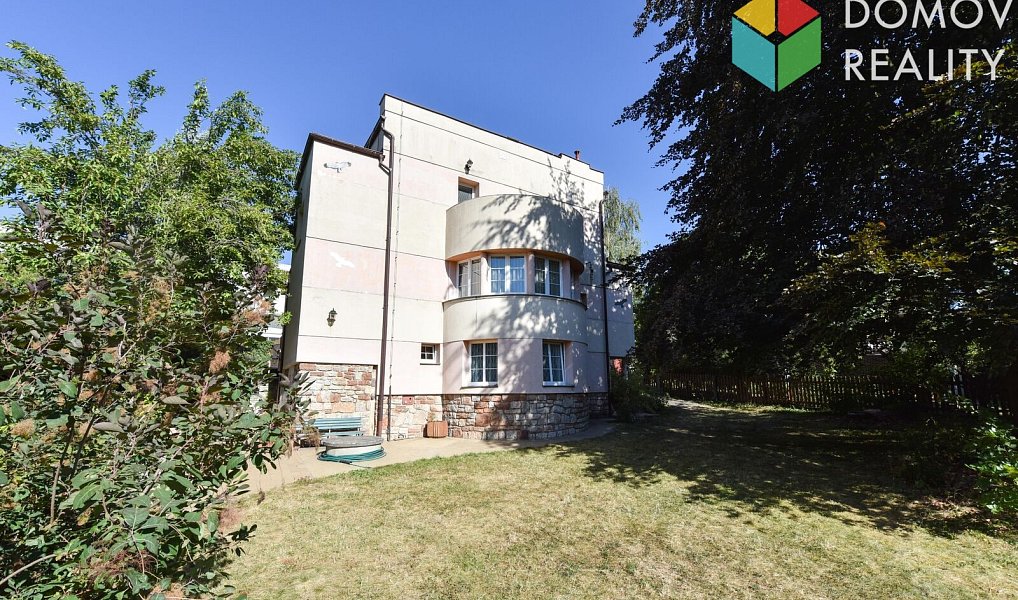 Prodej domu 220 m² s pozemkem 831 m², Beroun – náhled fotky 32