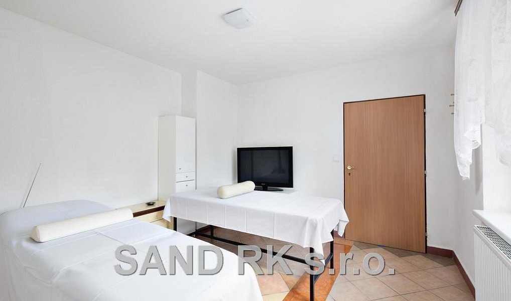 Prodej restaurace 622 m², Puclice – náhled fotky 9