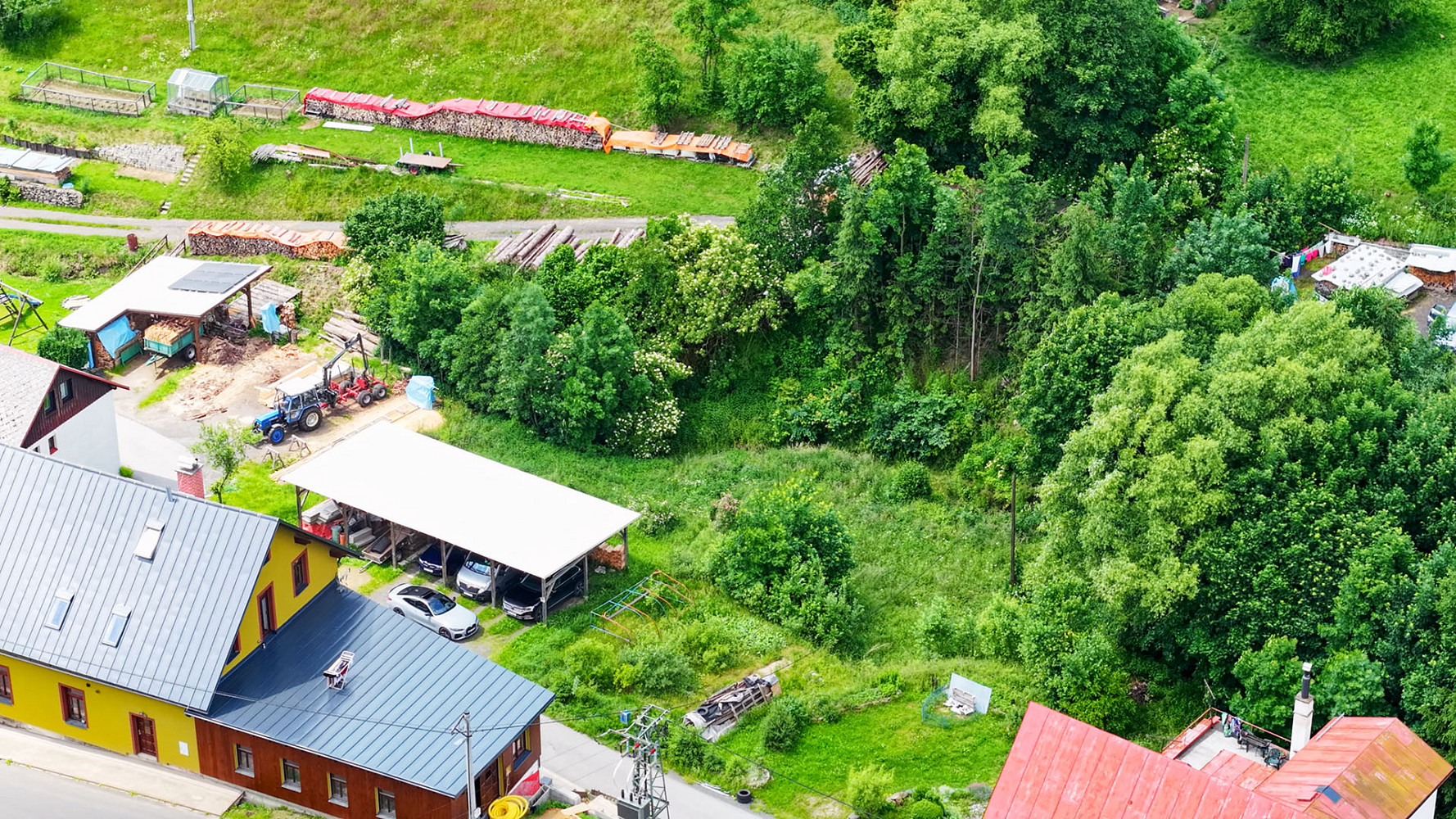Stavební pozemek 1 280 m² v Poniklé – pohled 3