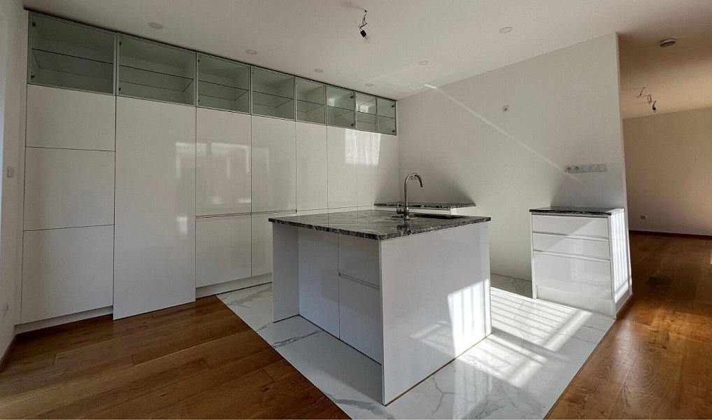Prodej domu 235 m² s pozemkem 951 m², Tři Dvory – náhled fotky 7