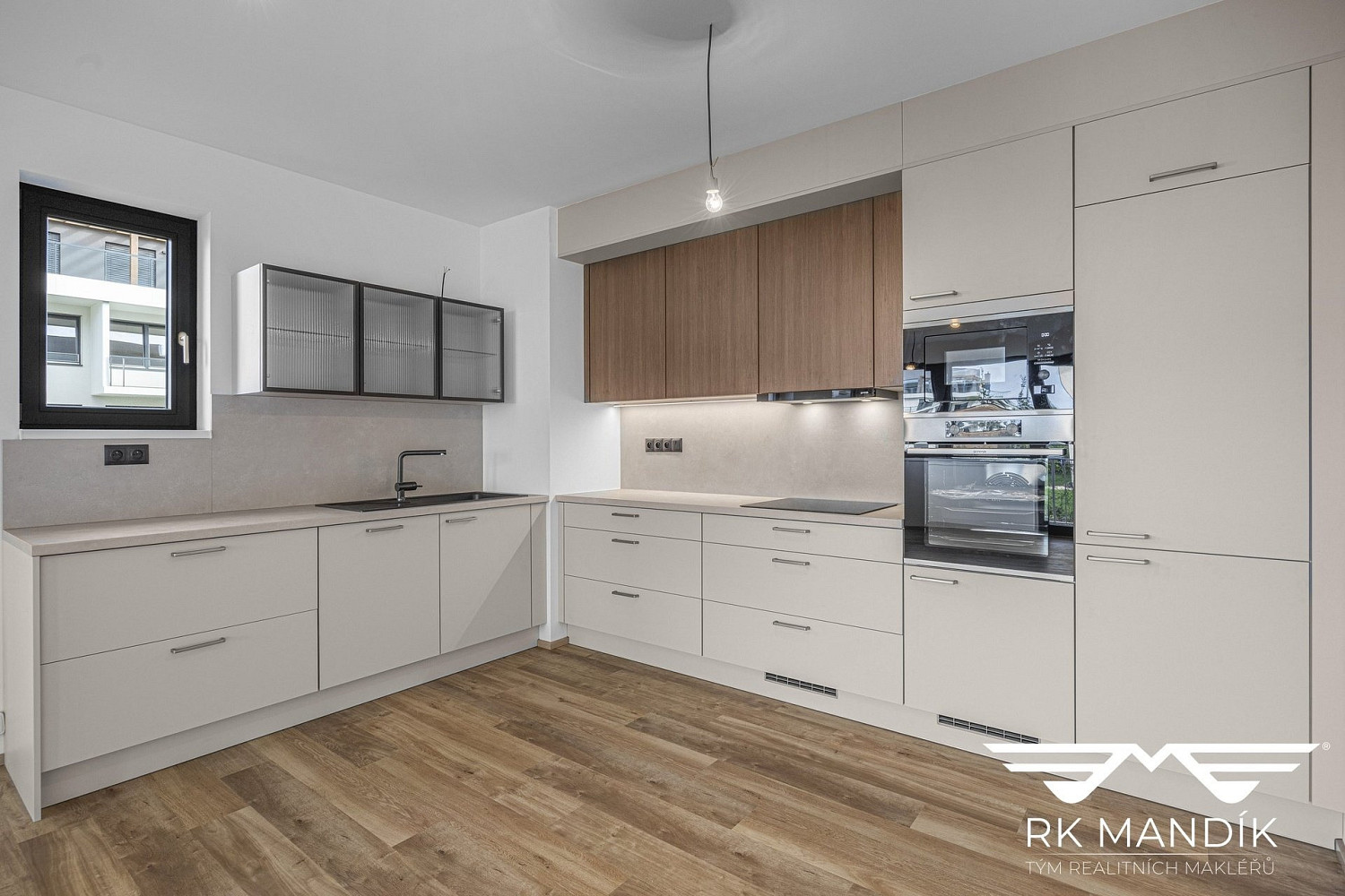 Pronájem bytu 3+kk 86 m² – fotografie 2