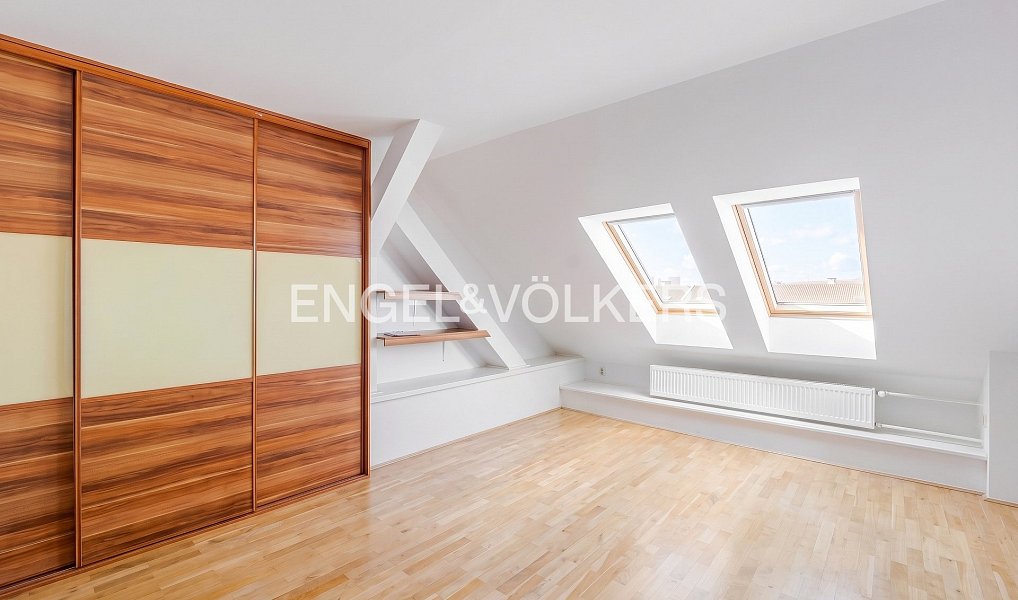 Prodej bytu 4+kk 135 m², Praha – náhled fotky 7