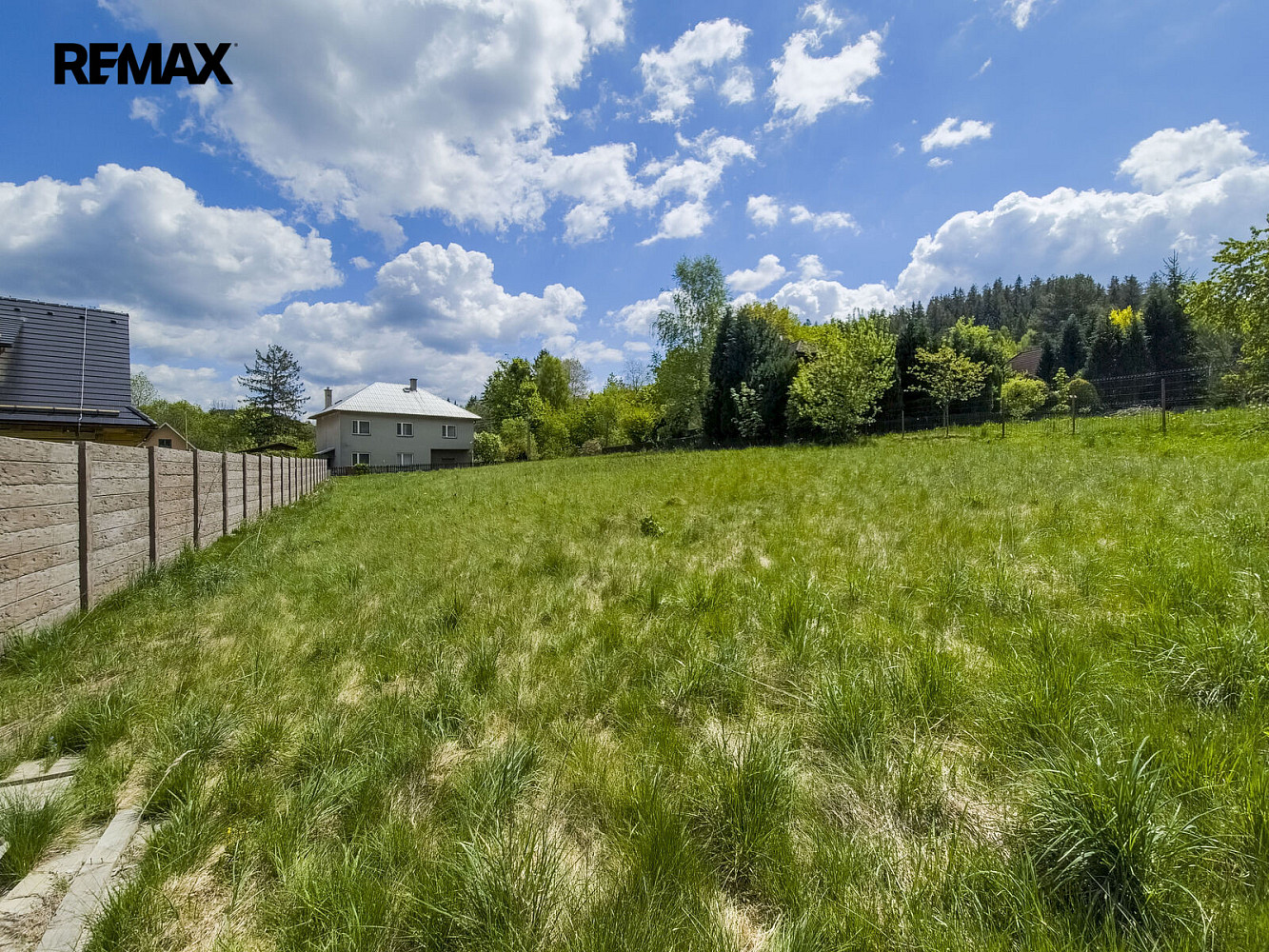 Prodej stavebního pozemku 1 104 m² – fotografie 2