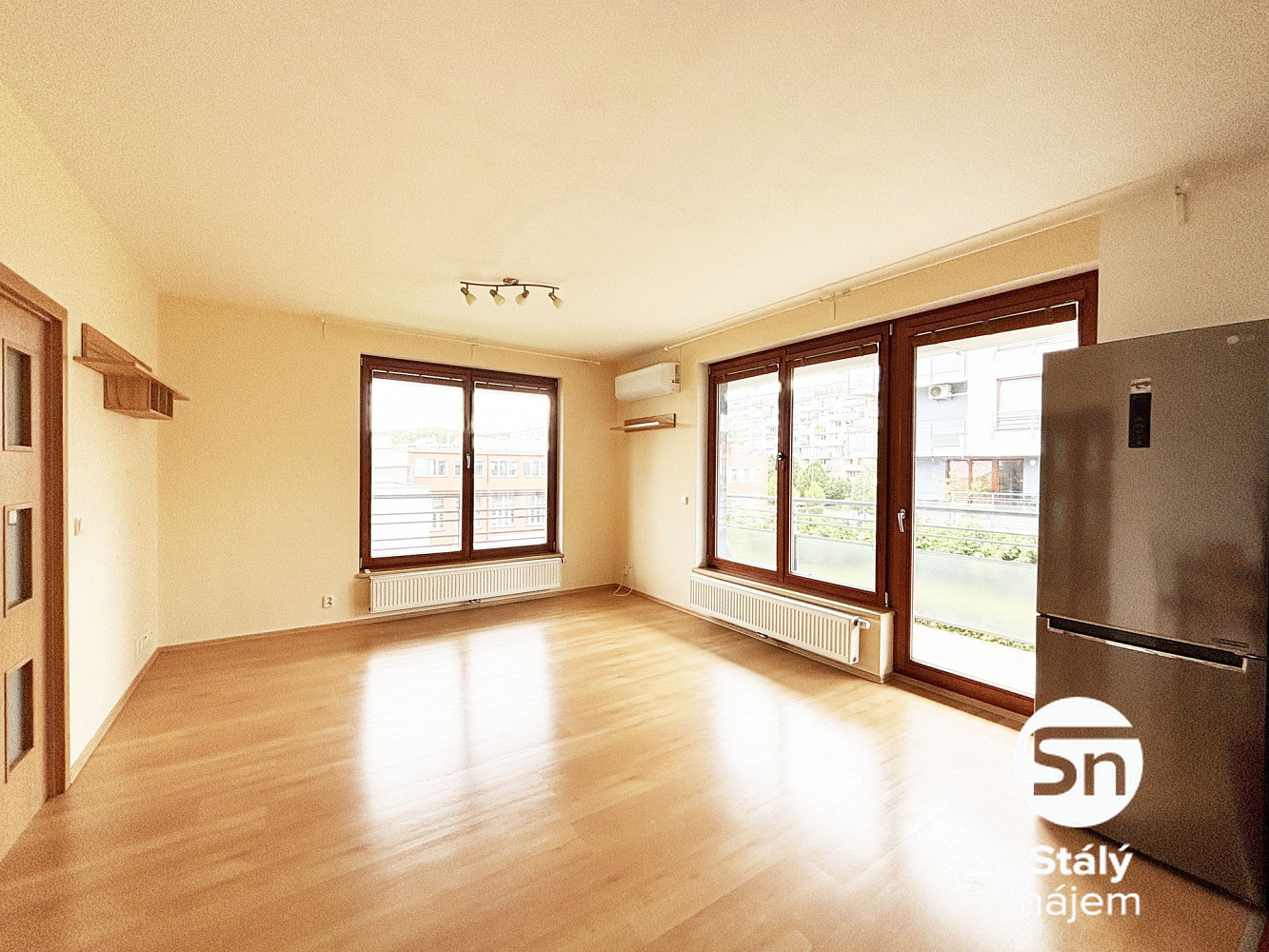Pronájem bytu 2+kk 62 m² – fotografie 2