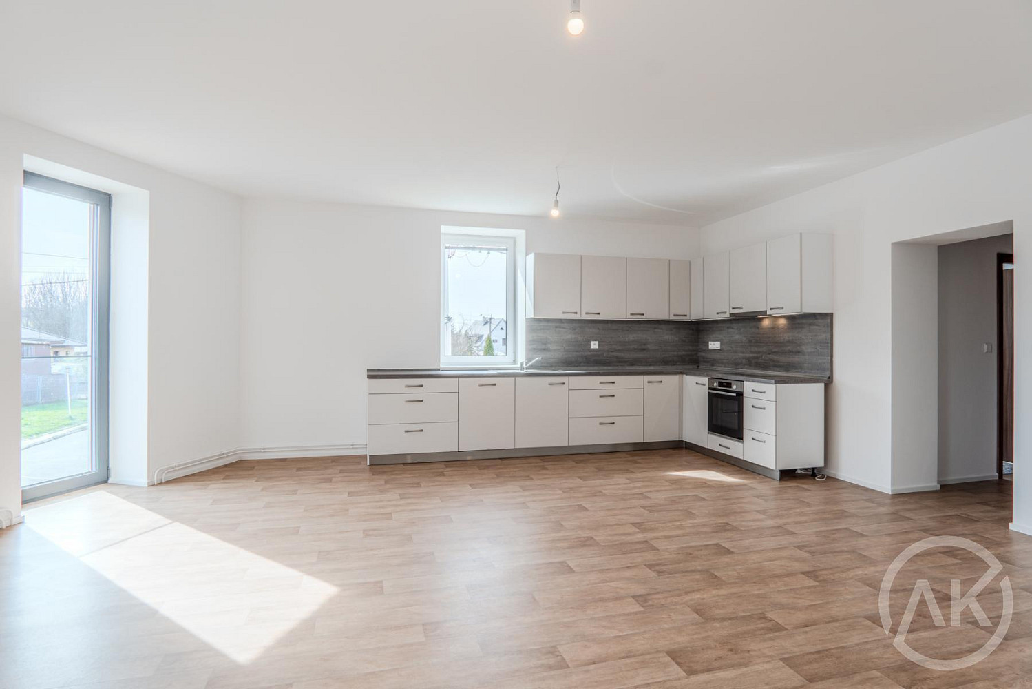 Pronájem bytu 3+kk 84 m² – fotografie 3