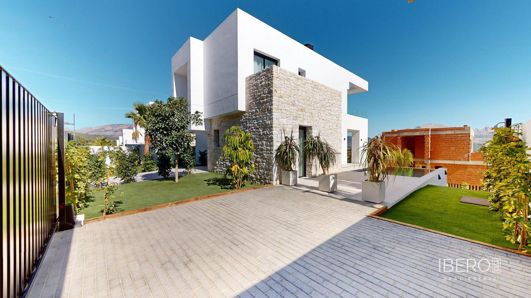 Prodej domu 188 m² s pozemkem 434 m²
