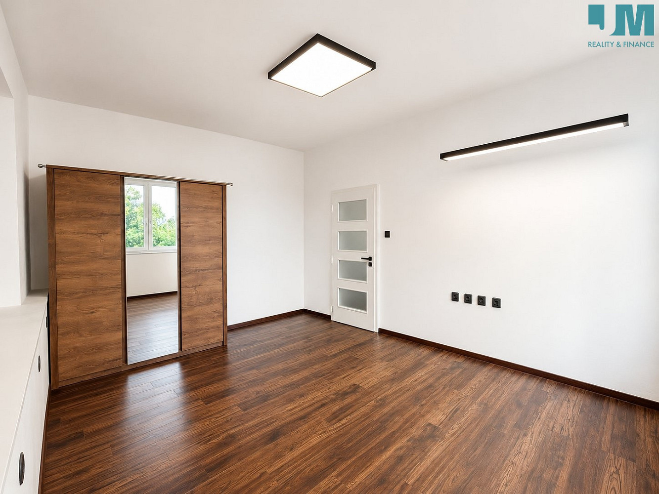 Pronájem bytu 2+1 73 m² — photo 2