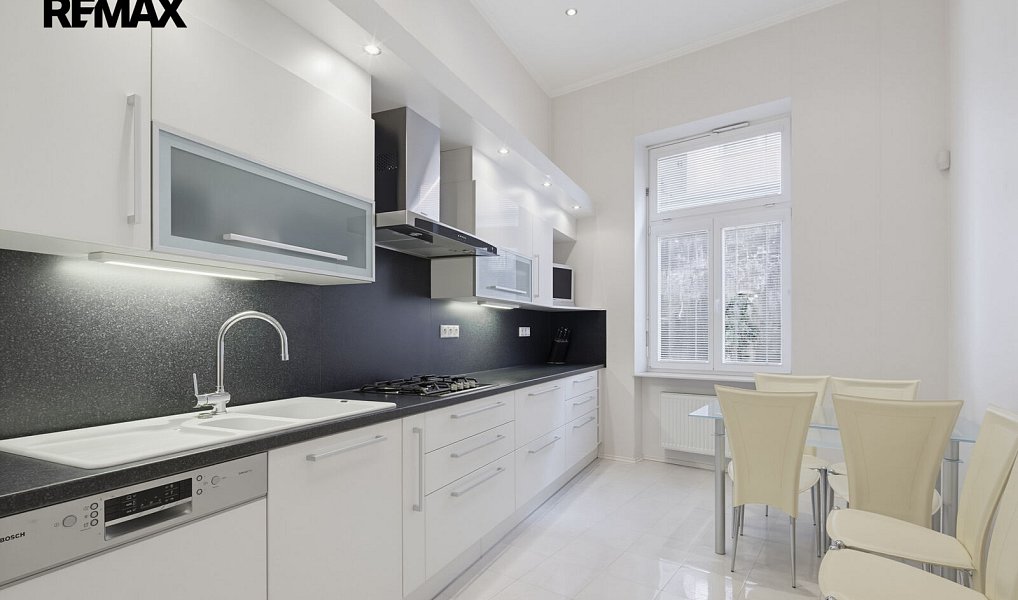 Prodej bytu 3+1 104 m², Karlovy Vary – náhled fotky 6