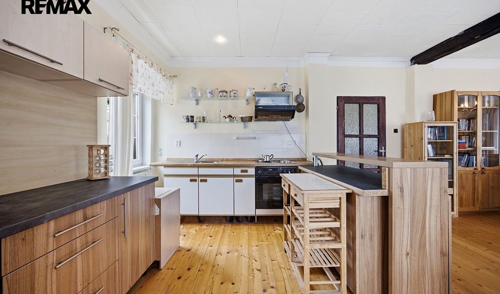 Prodej domu 240 m² s pozemkem 808 m², Karlovy Vary – náhled fotky 6
