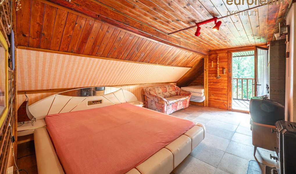 Prodej chaty/chalupy 136 m² s pozemkem 75 m², Černošín – náhled fotky 8