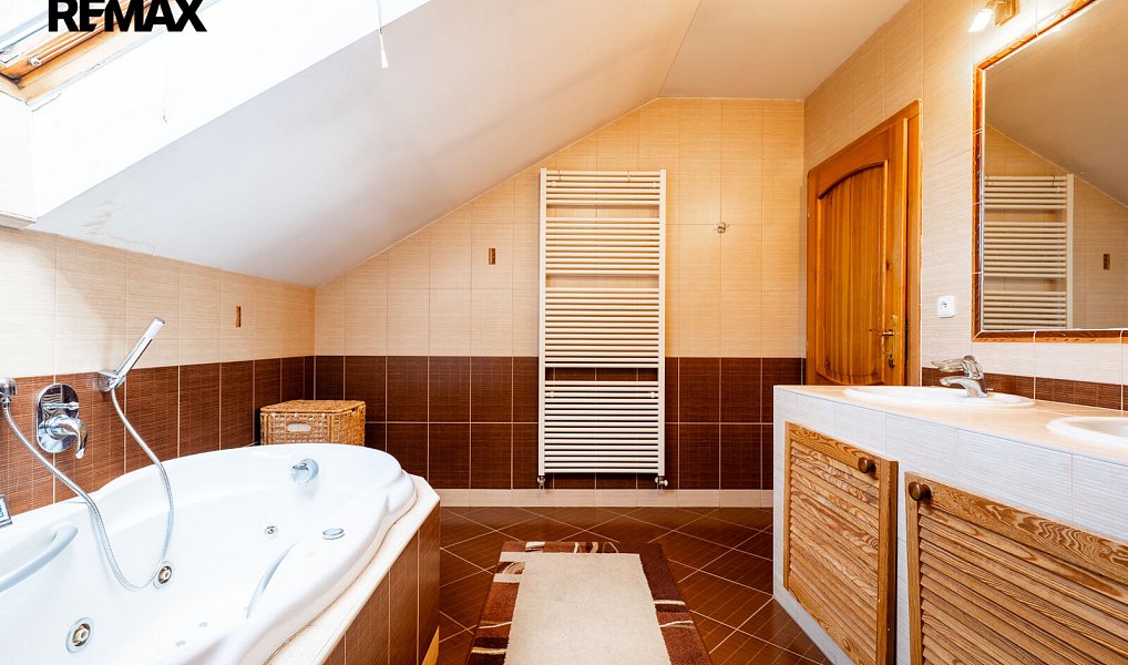 Prodej domu 220 m² s pozemkem 2 087 m², Hvozdec – náhled fotky 14